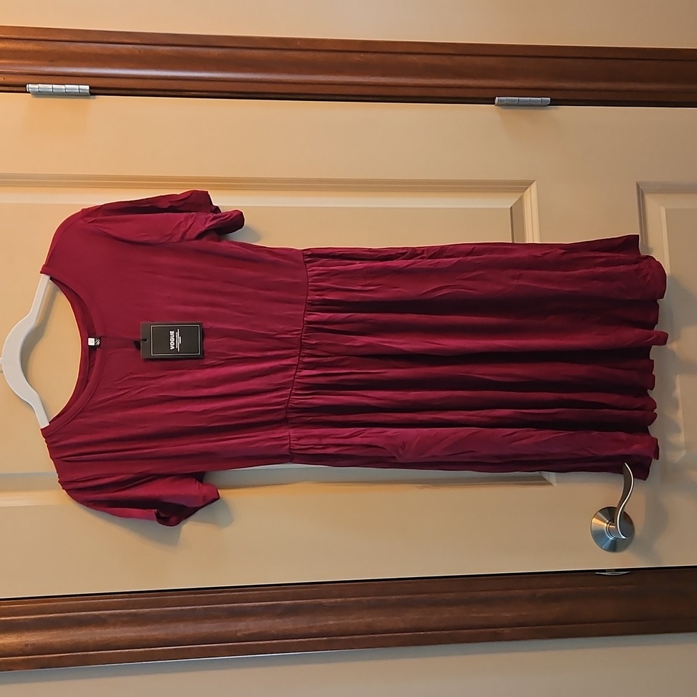 NWT Women's size L Vogue wine dress with pockets